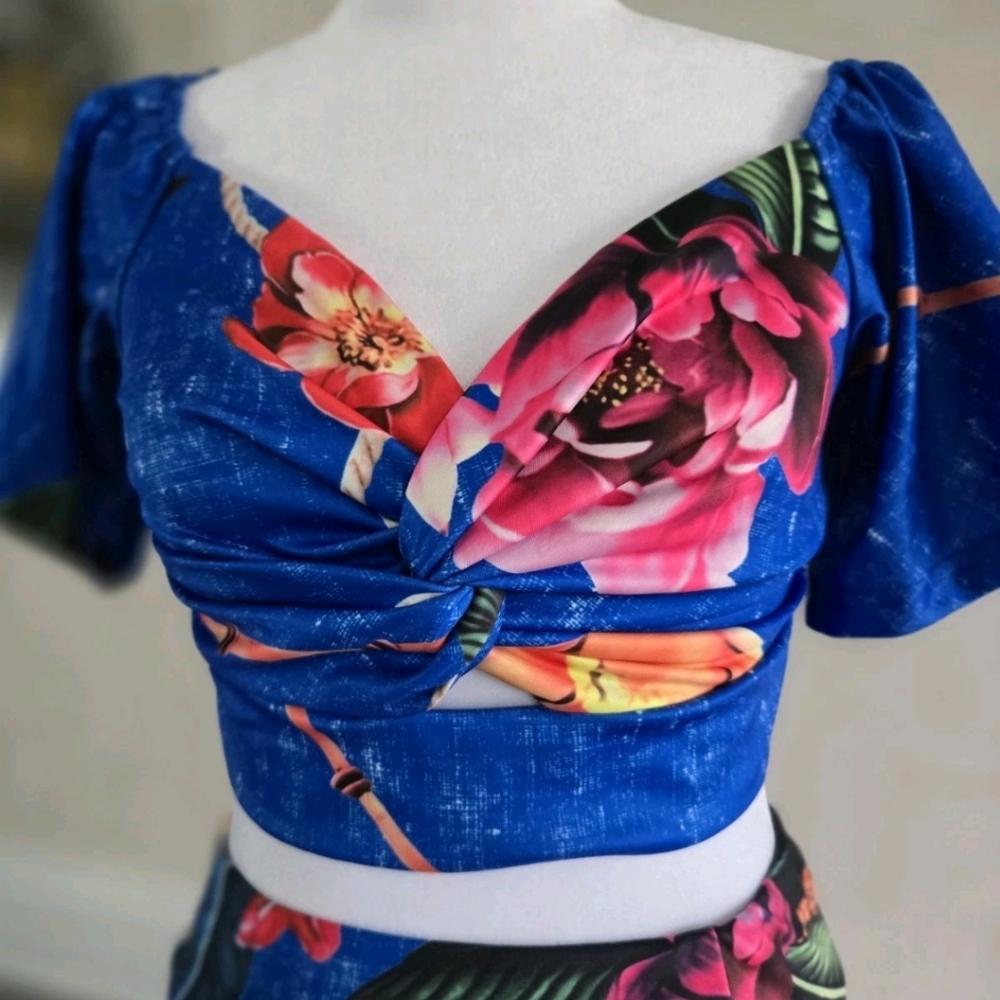 Two Piece Skirt And Crop Top Chic Me small - Picture 2 of 5